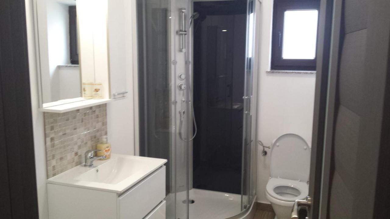 Ferienwohnung Apartament Mario Rădăuţi Exterior foto